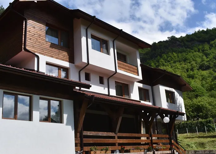 ловна резиденция длс извора Hotel 5*